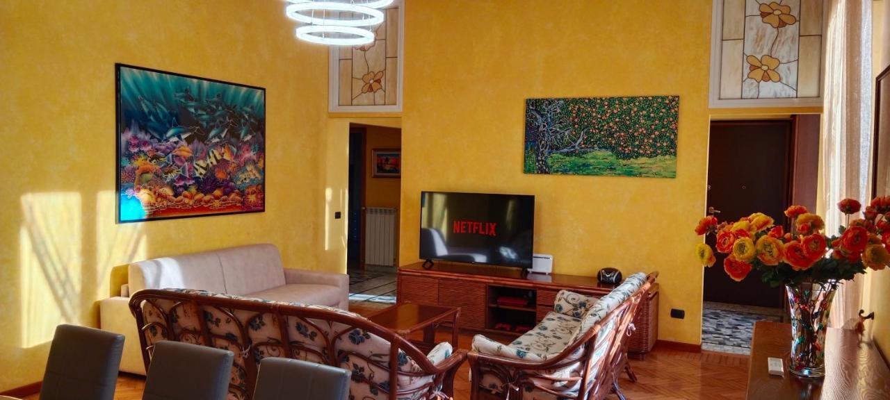 Luxe Apartment Near Milano, Rho Fiera E Mxp Busto Arsizio Dış mekan fotoğraf